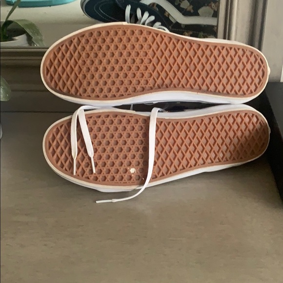 Hawaii Vans - Picture 5 of 5